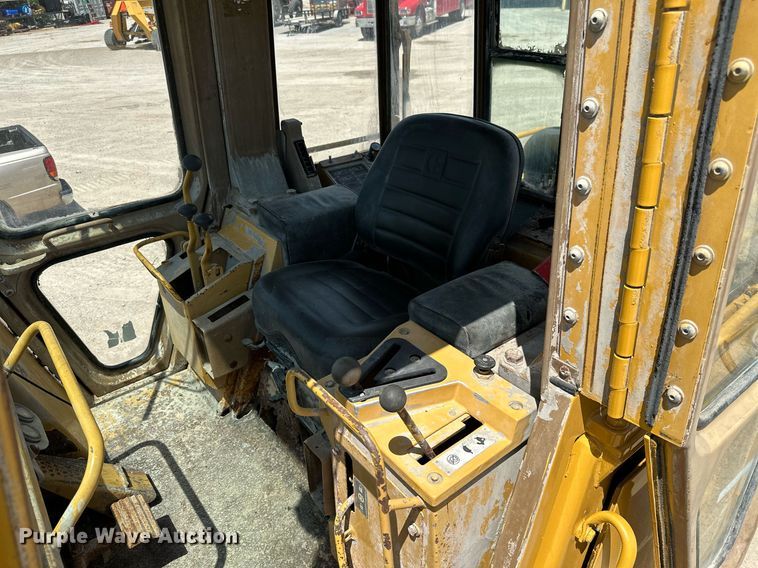 image for item ML9099 1985 Caterpillar 953  track loader