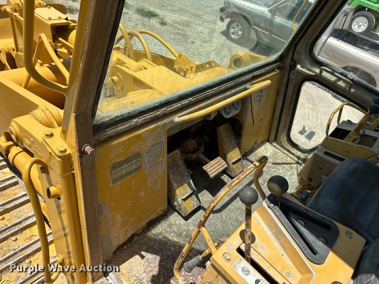 image for item ML9099 1985 Caterpillar 953  track loader