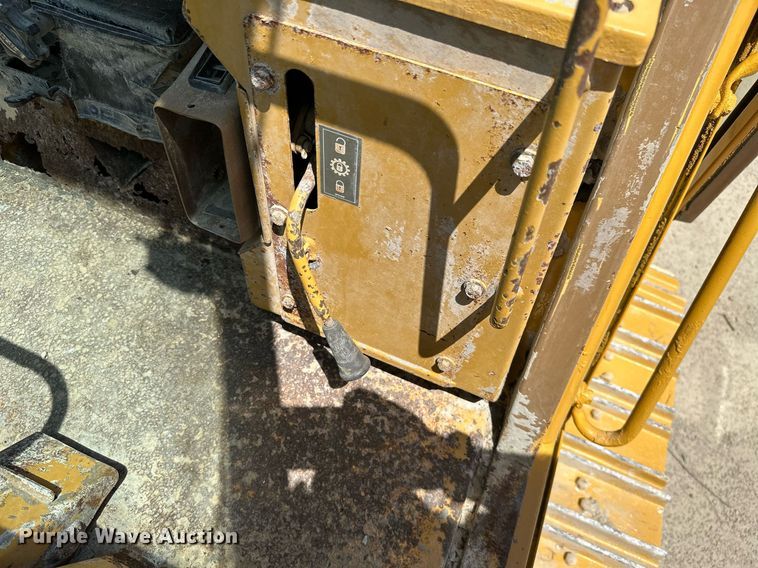 image for item ML9099 1985 Caterpillar 953  track loader