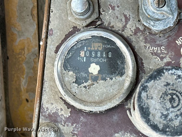 image for item ML9099 1985 Caterpillar 953  track loader