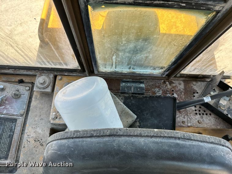 image for item ML9099 1985 Caterpillar 953  track loader