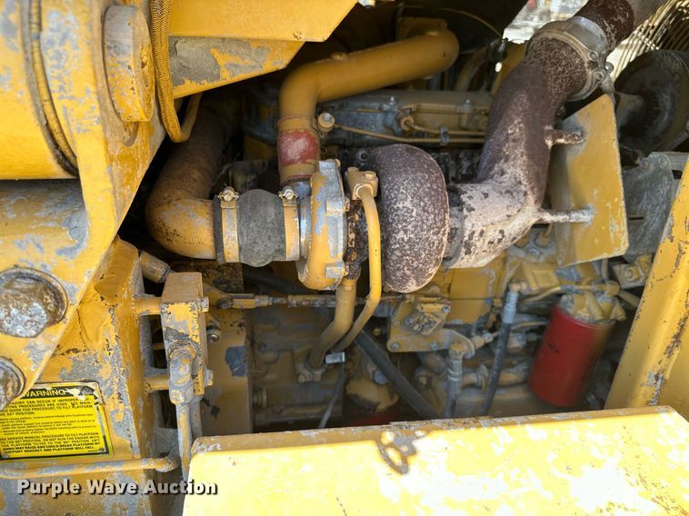 image for item ML9099 1985 Caterpillar 953  track loader