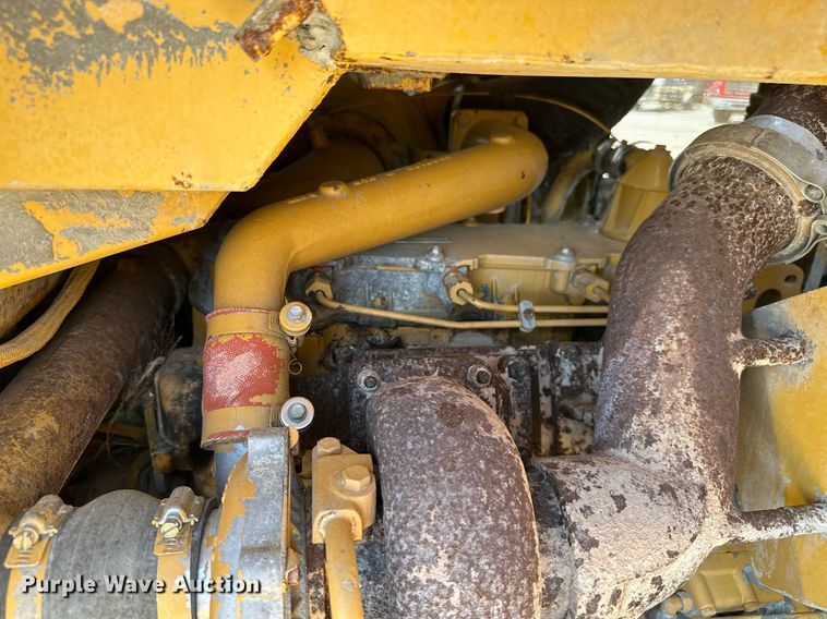 image for item ML9099 1985 Caterpillar 953  track loader