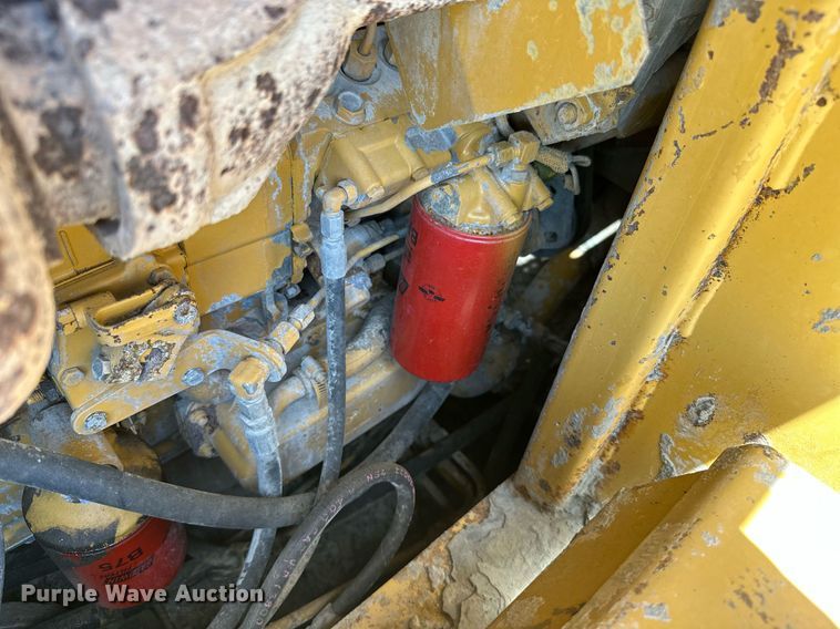 image for item ML9099 1985 Caterpillar 953  track loader