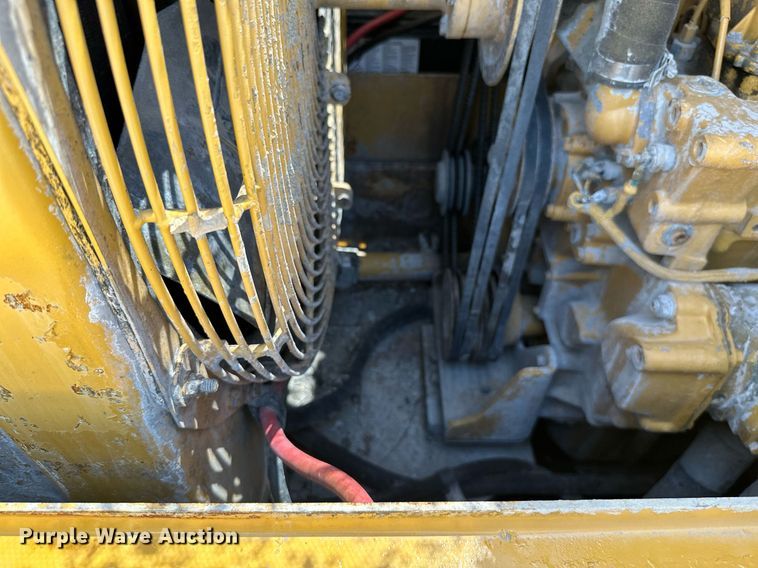image for item ML9099 1985 Caterpillar 953  track loader