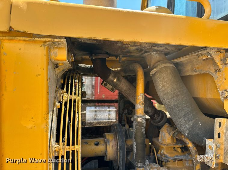 image for item ML9099 1985 Caterpillar 953  track loader
