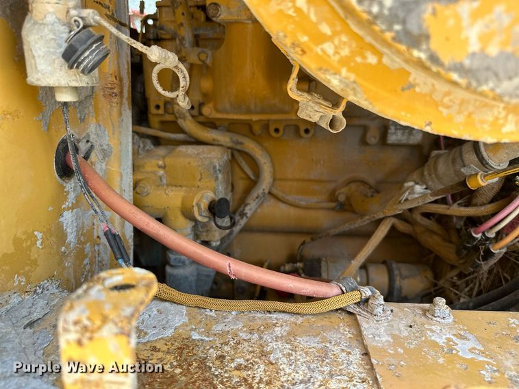 image for item ML9099 1985 Caterpillar 953  track loader