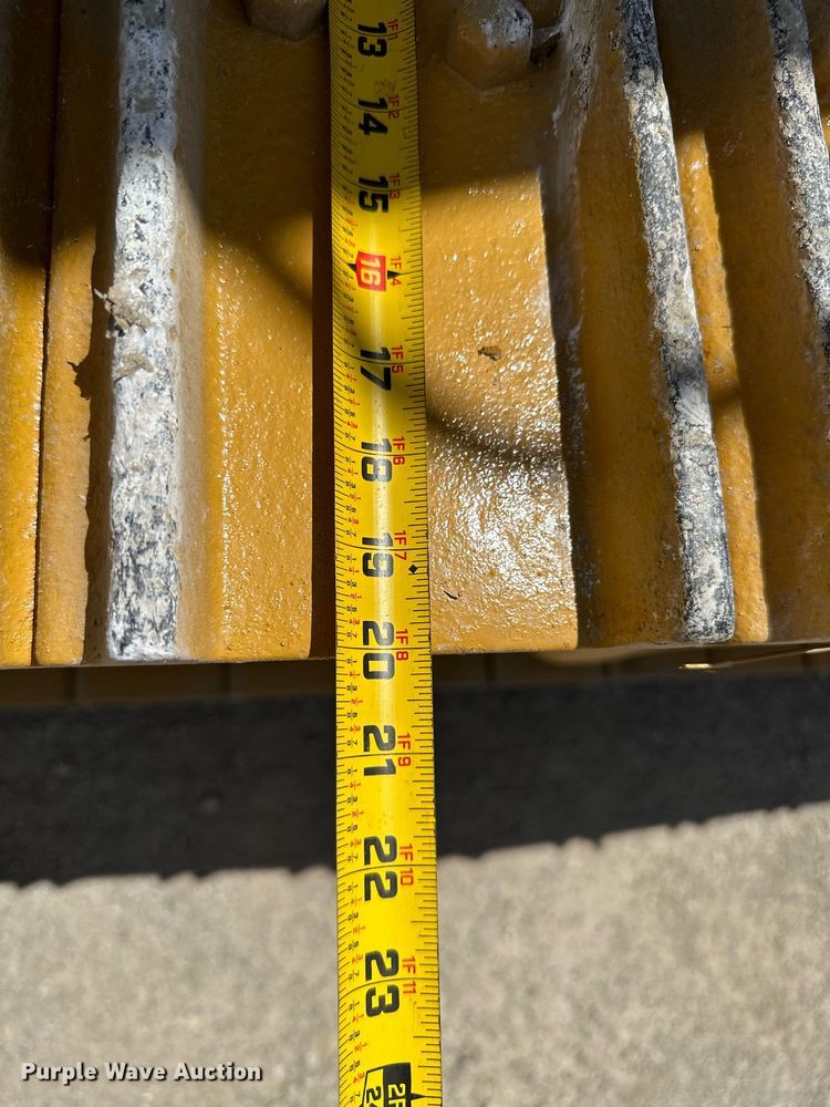 image for item ML9099 1985 Caterpillar 953  track loader