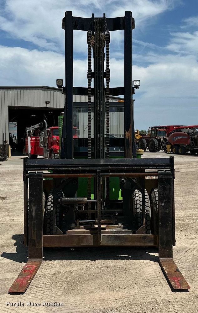 image for item ML9100 Clark C500  forklift