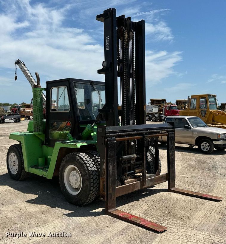 image for item ML9100 Clark C500  forklift