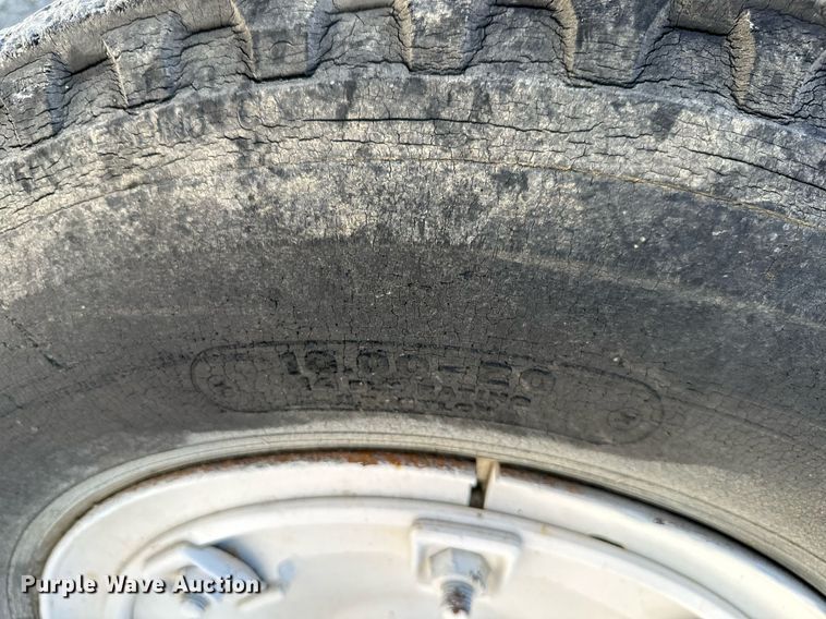 image for item ML9100 Clark C500  forklift