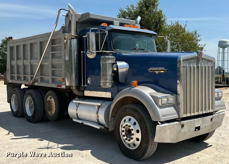 image for item ML9114 2005 Kenworth W900  dump truck