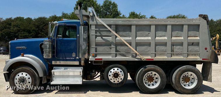 image for item ML9114 2005 Kenworth W900  dump truck