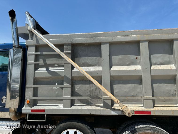 image for item ML9114 2005 Kenworth W900  dump truck