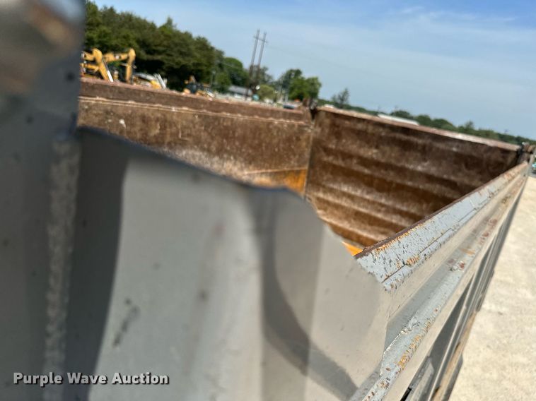 image for item ML9114 2005 Kenworth W900  dump truck