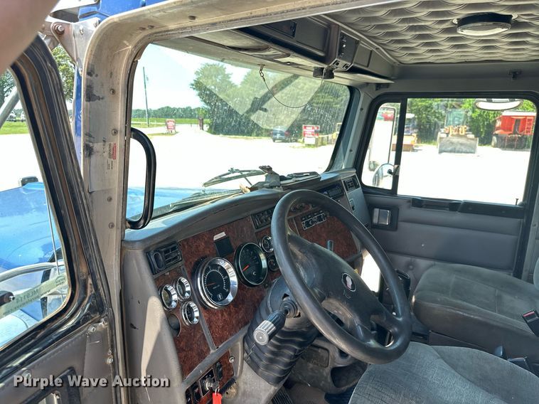 image for item ML9114 2005 Kenworth W900  dump truck