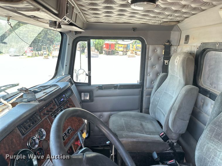 image for item ML9114 2005 Kenworth W900  dump truck