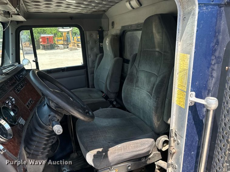 image for item ML9114 2005 Kenworth W900  dump truck