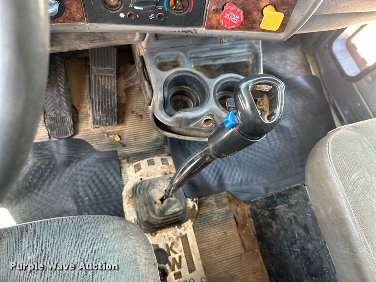 image for item ML9114 2005 Kenworth W900  dump truck