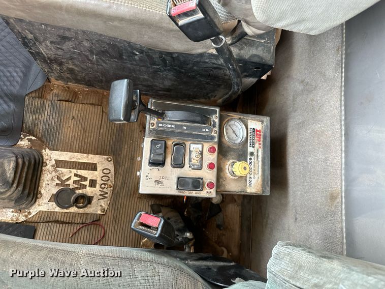 image for item ML9114 2005 Kenworth W900  dump truck