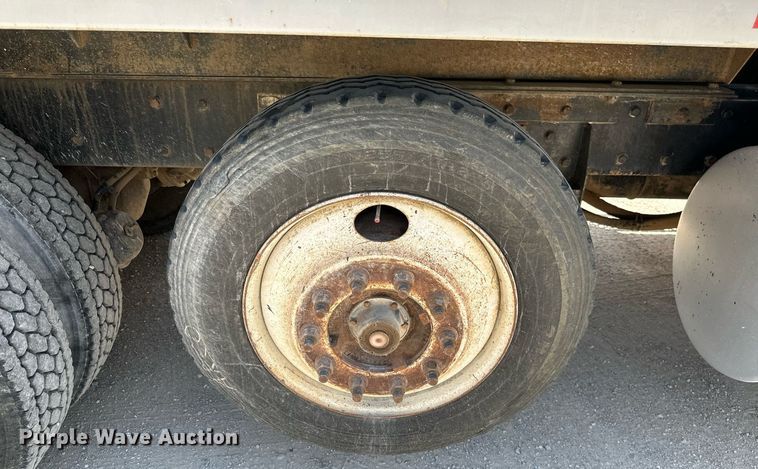 image for item ML9114 2005 Kenworth W900  dump truck