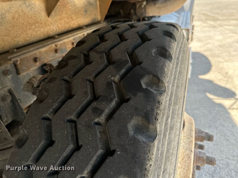 image for item ML9114 2005 Kenworth W900  dump truck