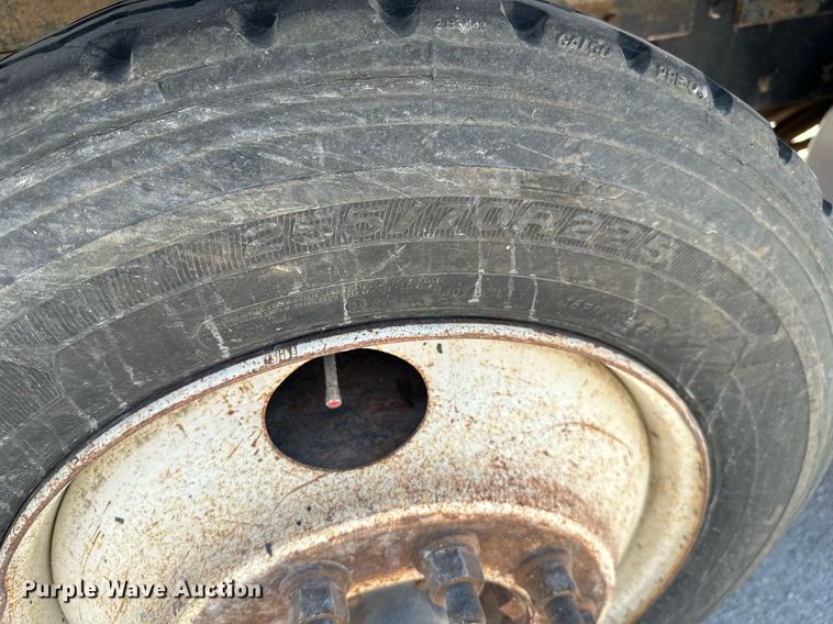 image for item ML9114 2005 Kenworth W900  dump truck