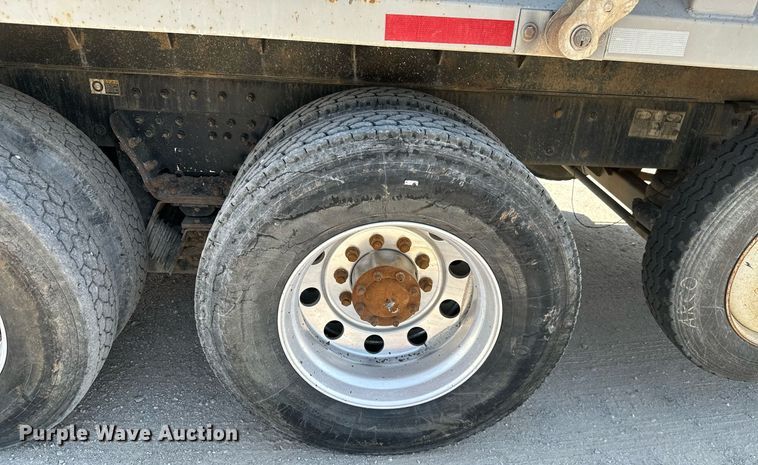 image for item ML9114 2005 Kenworth W900  dump truck