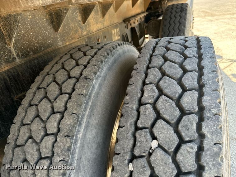 image for item ML9114 2005 Kenworth W900  dump truck