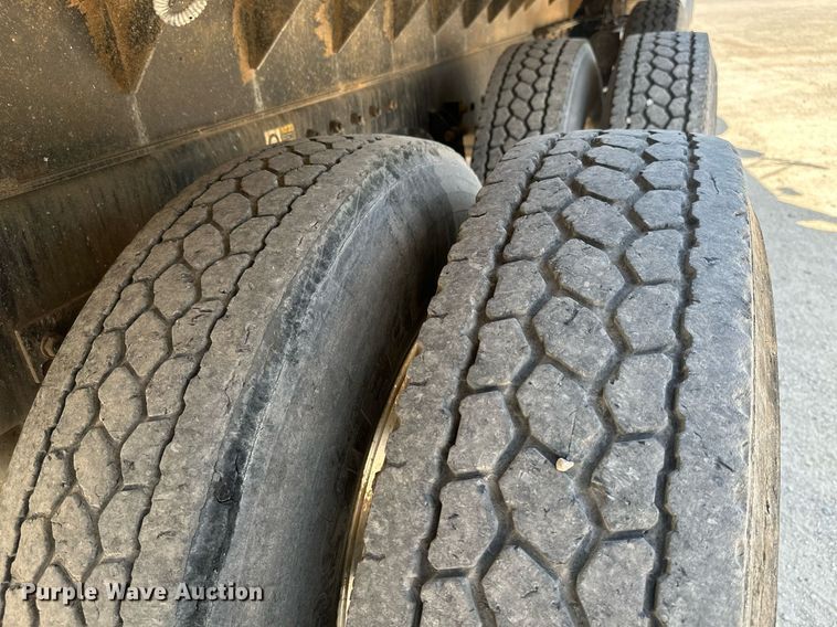 image for item ML9114 2005 Kenworth W900  dump truck