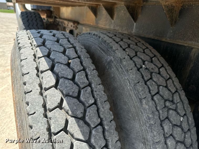 image for item ML9114 2005 Kenworth W900  dump truck