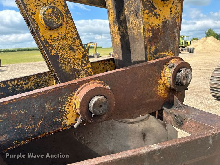 image for item MQ9299 1994 Caterpillar 330L  excavator