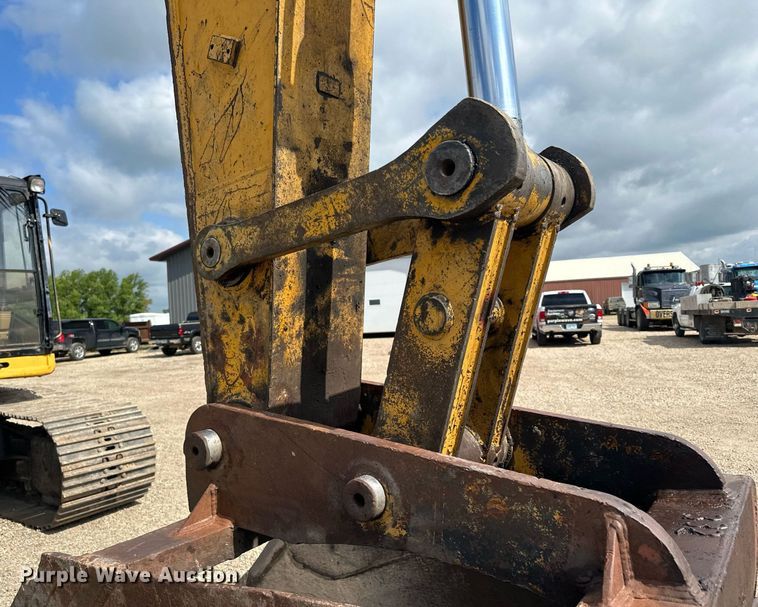 image for item MQ9299 1994 Caterpillar 330L  excavator