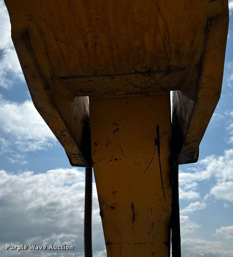 image for item MQ9299 1994 Caterpillar 330L  excavator