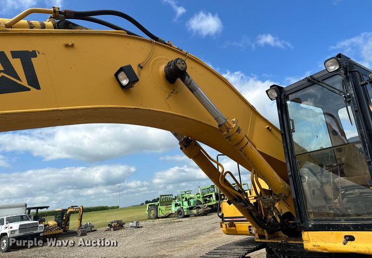 image for item MQ9299 1994 Caterpillar 330L  excavator