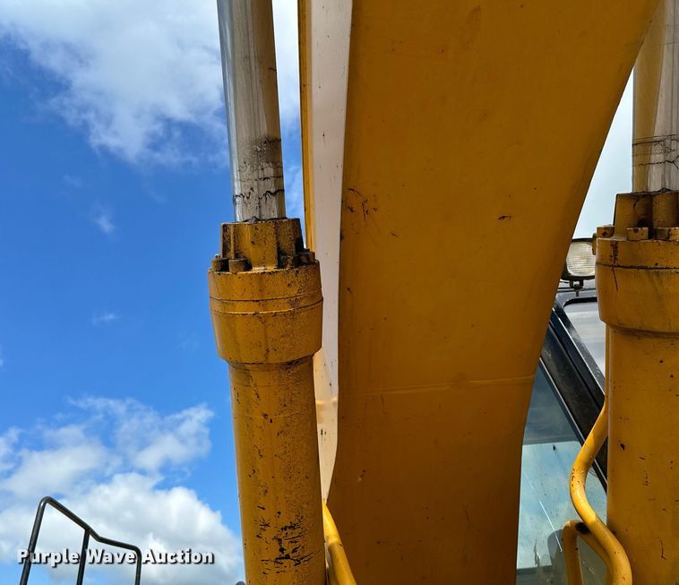 image for item MQ9299 1994 Caterpillar 330L  excavator