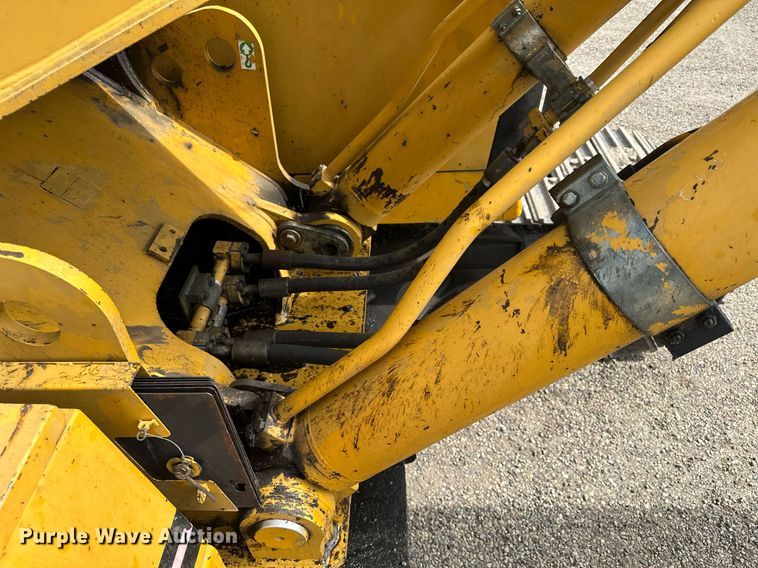 image for item MQ9299 1994 Caterpillar 330L  excavator