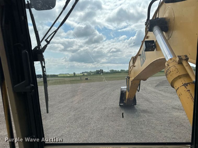 image for item MQ9299 1994 Caterpillar 330L  excavator