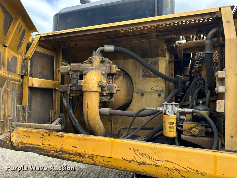 image for item MQ9299 1994 Caterpillar 330L  excavator