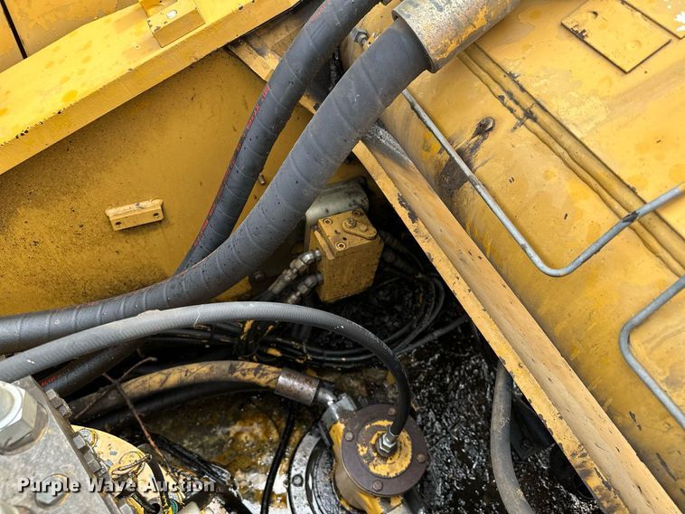 image for item MQ9299 1994 Caterpillar 330L  excavator