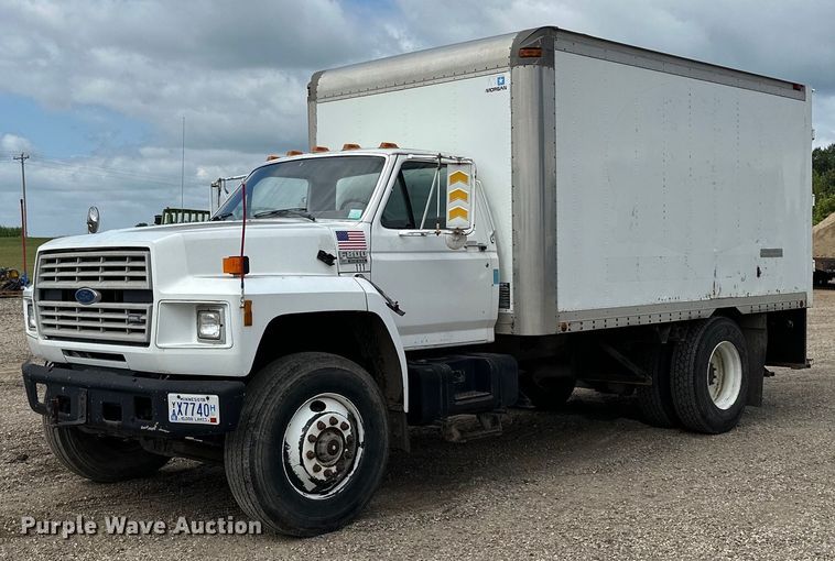 image for item MQ9300 1990 Ford F800  box truck