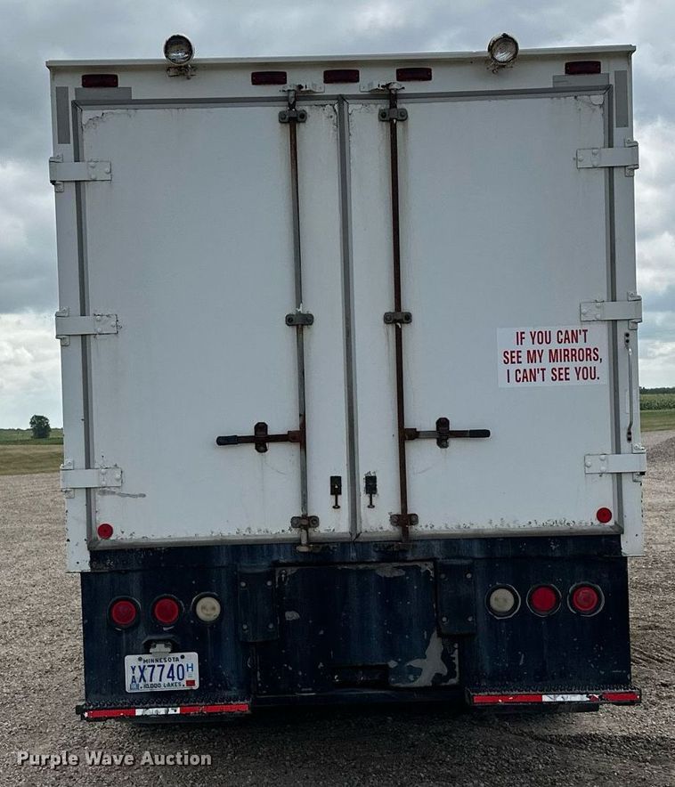 image for item MQ9300 1990 Ford F800  box truck