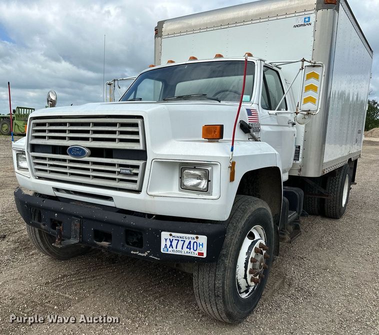 image for item MQ9300 1990 Ford F800  box truck