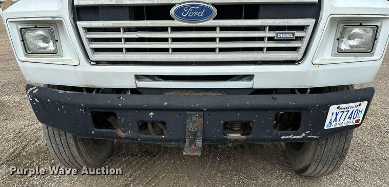 image for item MQ9300 1990 Ford F800  box truck