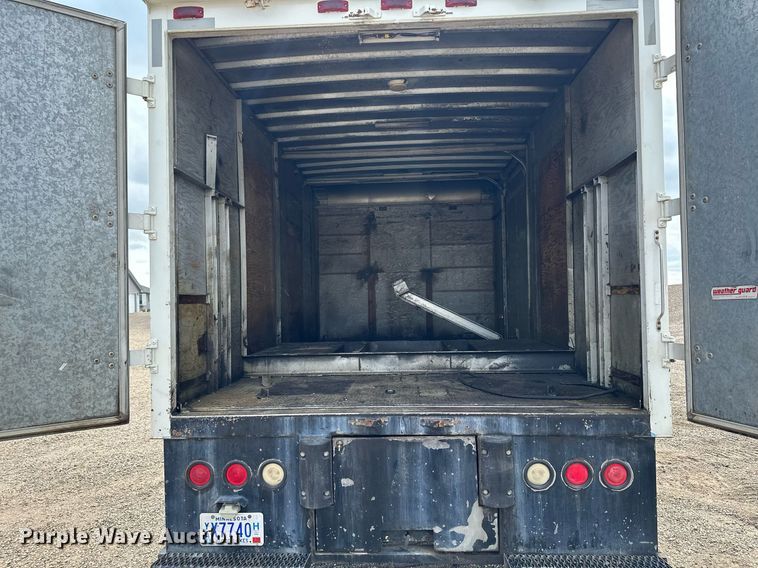 image for item MQ9300 1990 Ford F800  box truck