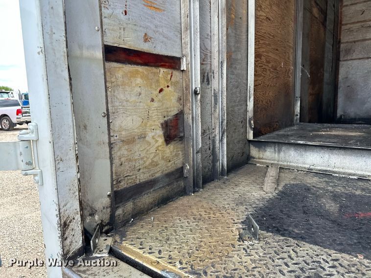 image for item MQ9300 1990 Ford F800  box truck