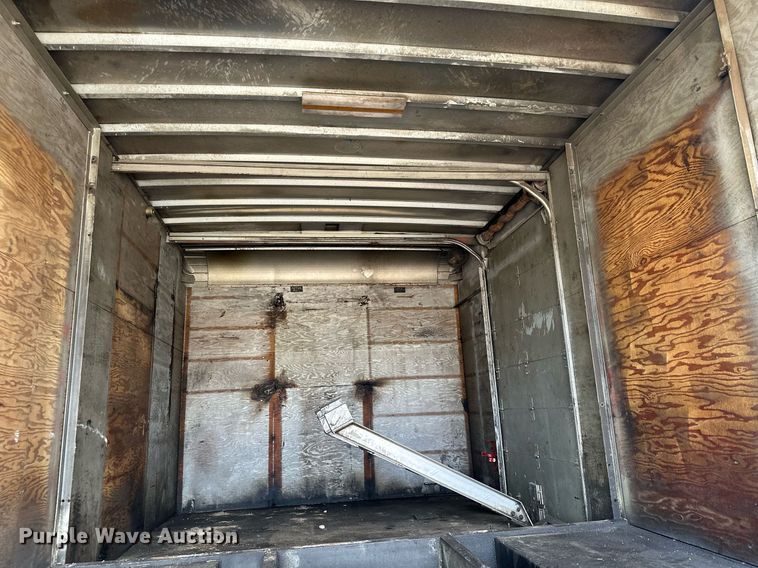 image for item MQ9300 1990 Ford F800  box truck