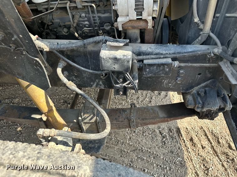 image for item MQ9300 1990 Ford F800  box truck