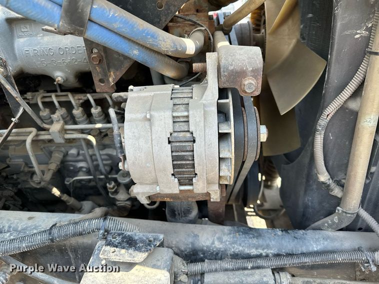 image for item MQ9300 1990 Ford F800  box truck