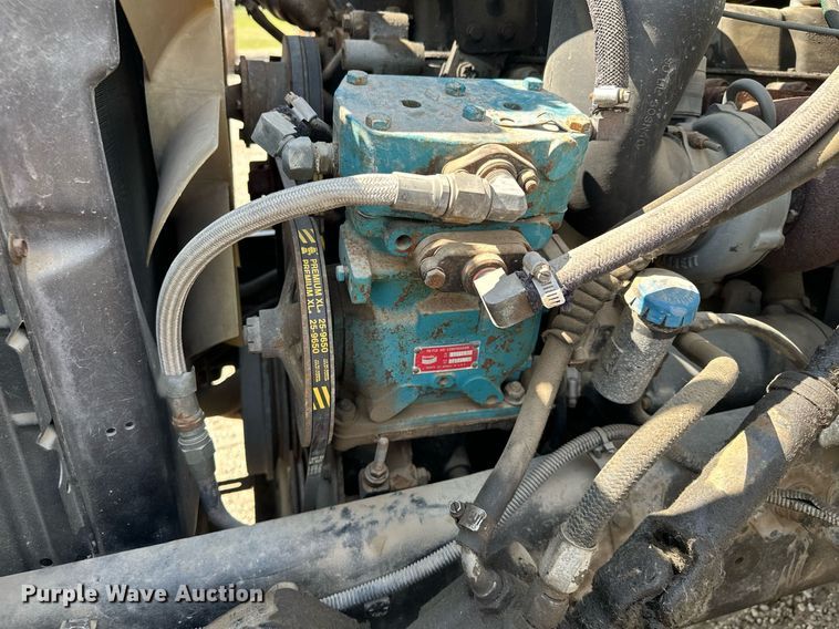 image for item MQ9300 1990 Ford F800  box truck